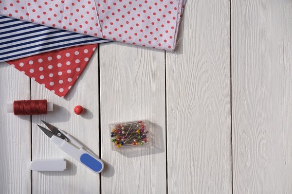 Comment s'assurer que les tissus enduits utilisés dans les vêtements pour enfants ne contiennent pas de produits chimiques nocifs ?