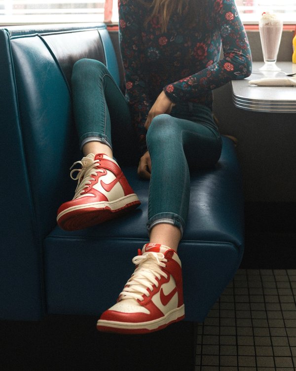 Quelle chaussure mettre avec du pantalon slim femme ?